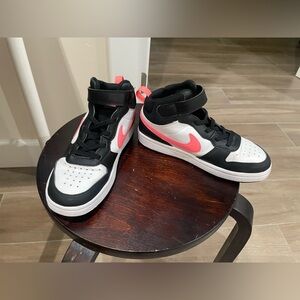 Girls Nike Court Borough mid 2 shoes size 1